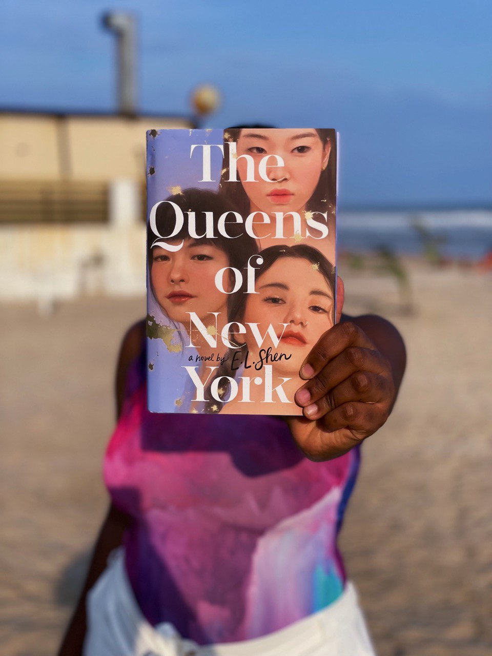 Review “The Queens of New York” ReadsByAfrah